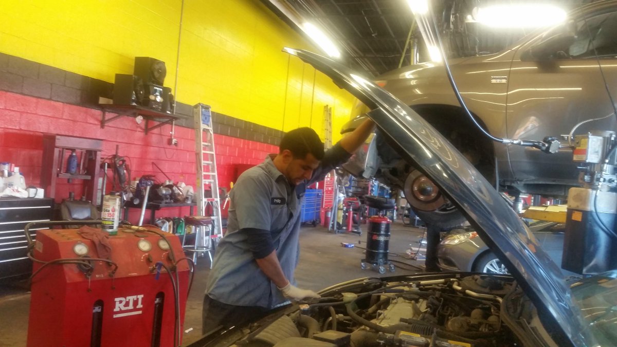 MidasEB's tweet image. Phillip a member of our team is an expert in handling all kinds of repairs and diagnosing problems.
