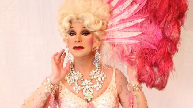 Theatre_Blog's tweet image. #InTheSpotlight | @CeriDupree bringing his new show #EYEcons to @WolvesGrand in Oct. Read more bit.ly/1KRAS8M