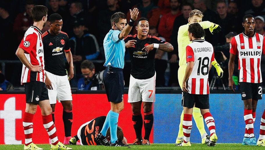 TotallyMUFC's tweet photo. Update on Luke Shaw injury
Looks like he could be out for the season - http://t.co/BlXSa5mbQO
#mufc #gwsshaw http://t.co/X2nsfuTcFk