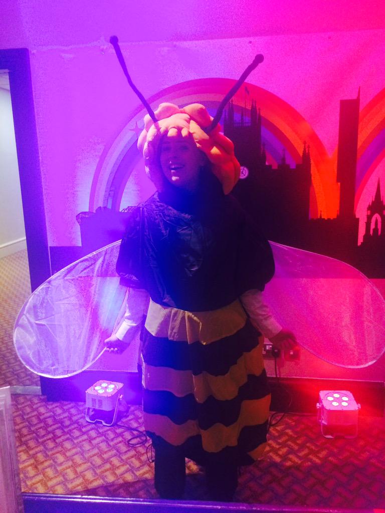 ChrisConvery_'s tweet photo. The #bee of @RenManchester #learningeurope http://t.co/yTmE8L441L