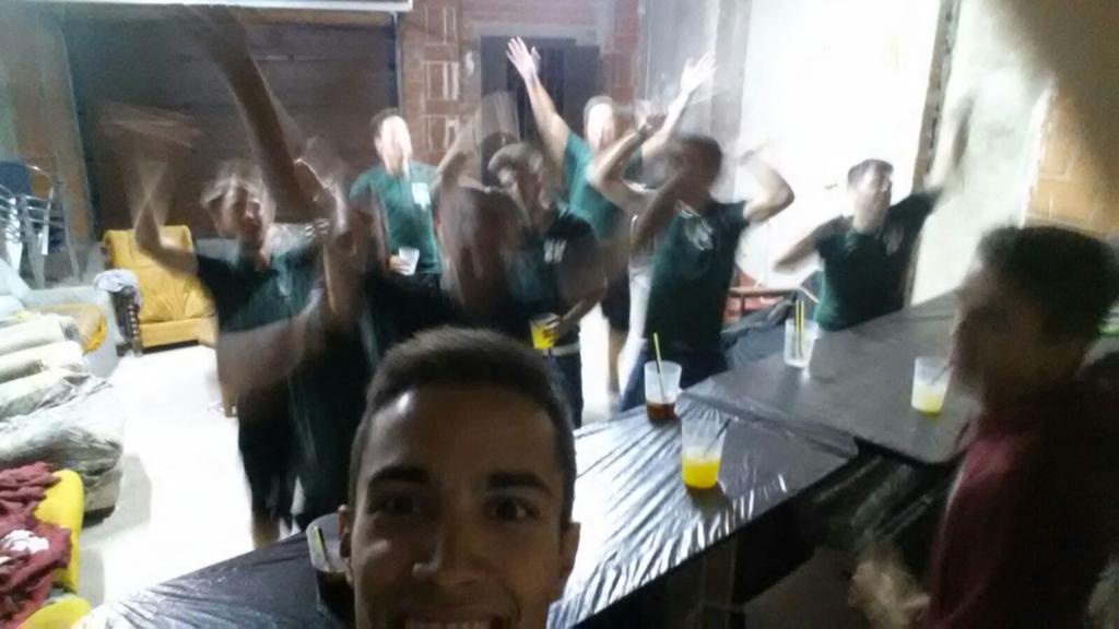 Los__Bimbas's tweet photo. Esto eran días buenos y no estos #VueltaAlVerano #Bimbas💪🐟 #BimbasPidenFiesta http://t.co/LLh1wee0vO