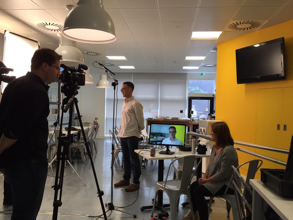 Stanson's tweet image. Indoors away from the rain, filming with @KevinJMagee @petewallington @PVMContent #LoveLondon