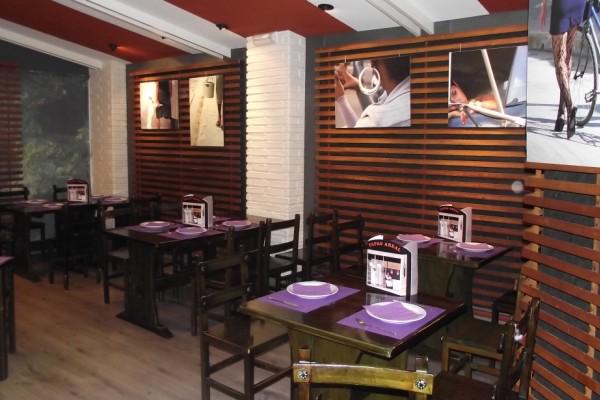 CarnetVIP's tweet photo. Buscando donde #comer en #Vigo? En #TapasAreal, un café y un chupito gratis con #CarnetVIP http://t.co/Xp0QA0sBPN http://t.co/9tovtNUFmK