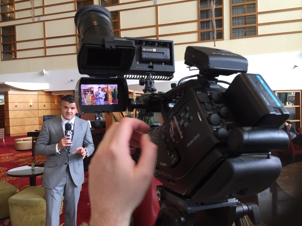 stvemulls's tweet image. Its The #HandOfGod #maradonna on camera? #filming for @SWLTV @the @Marriott #heathrow @WestLBusiness #presenter #news