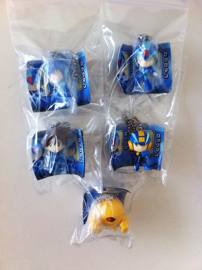 CreativoenJapon's tweet photo. Me he hecho con todos los #Rockman!! Muy molones ^^ #Capcom #Gashapon #Bandai #Japan #CapsuleStation http://t.co/VSB9trlA9Z