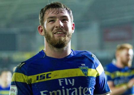 RLliveuk's tweet photo. #WarringtonWolves #DarylClark, will be at #GAMEWarrington Thursday 4.00 pm get your copy of #RugbyLeagueLive 3 signed http://t.co/XRnmnd2Edr