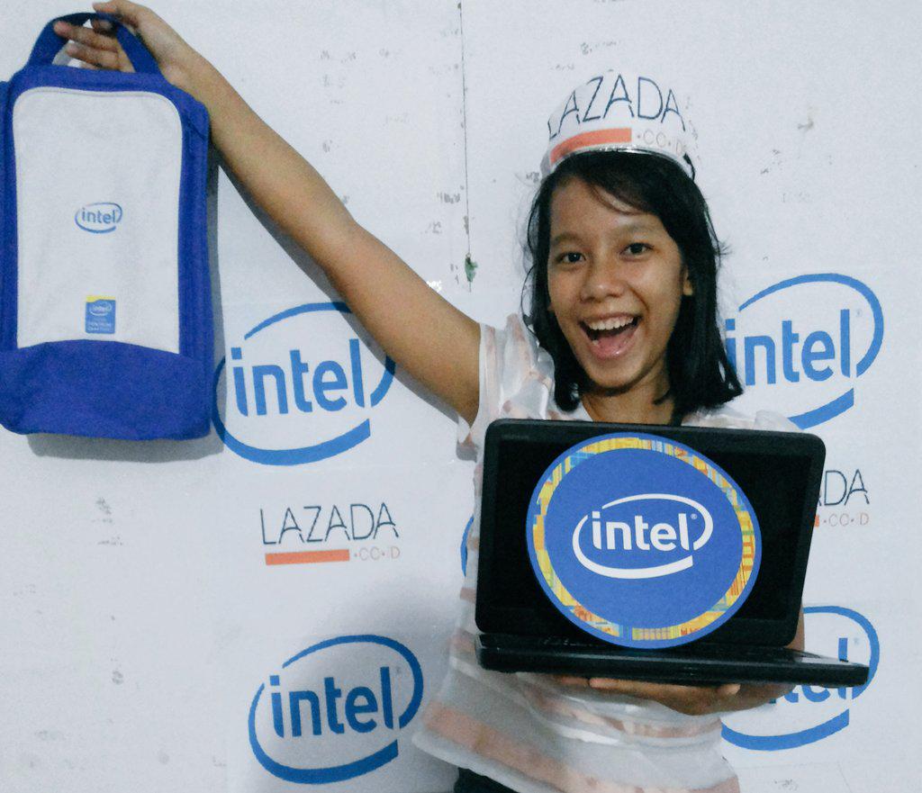preettysintaa's tweet photo. @LazadaID Kemudahan hidup berkat Intel dan Lazada . I can't imagine life without them #AkudanIntel @IsabellaSiant *1 http://t.co/pvFPi3rDsQ