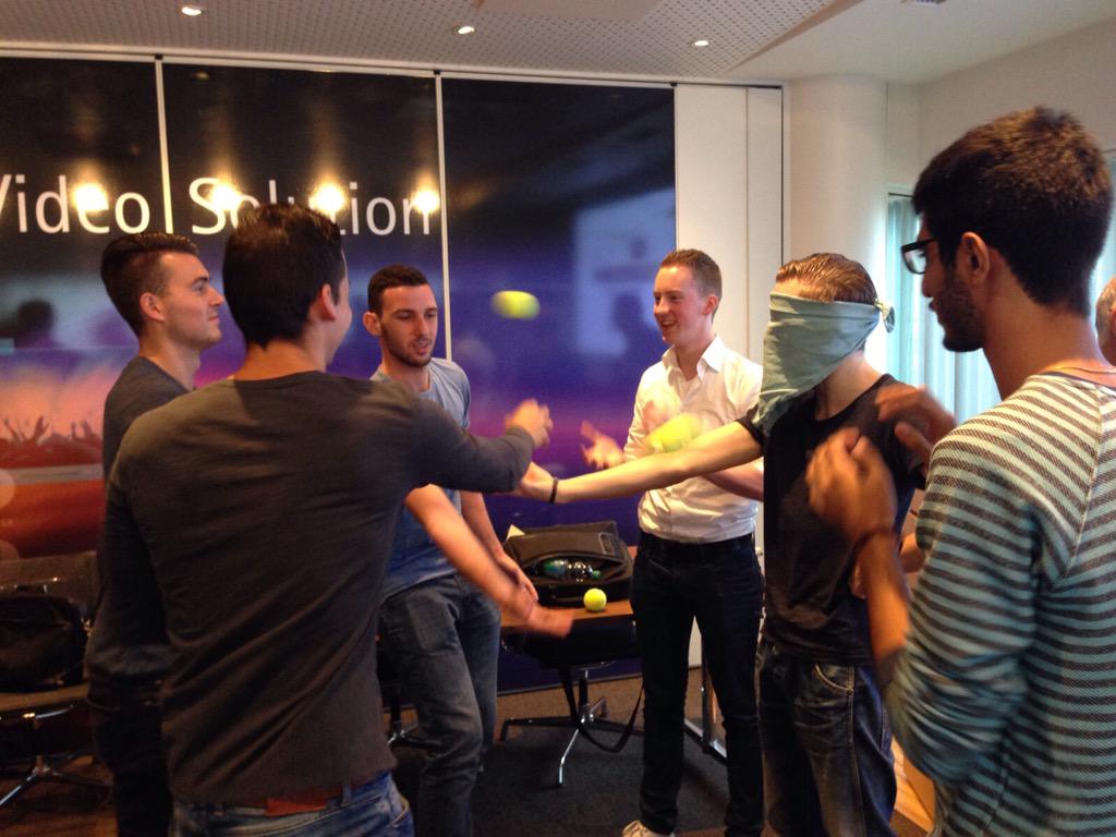 lauramooi's tweet photo. Agile/Scrum workshop met een Scrum ball game voor studenten van @FontysICT door @AccentureNL http://t.co/51YgqHsEvK