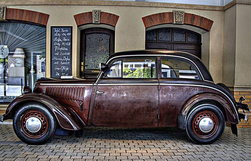 What do you think of  this German DKW Luxus with artificial leather panelling on the bodywork? #motorhour #motorhead