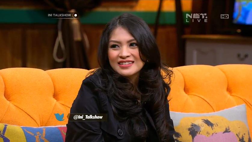 mdtvindonesia's tweet photo. Selamat ya @donitabhubiy yg udah lulus S1 dengan IPK 3,68. @Ini_Talkshow http://t.co/H6wQz4l4SB
