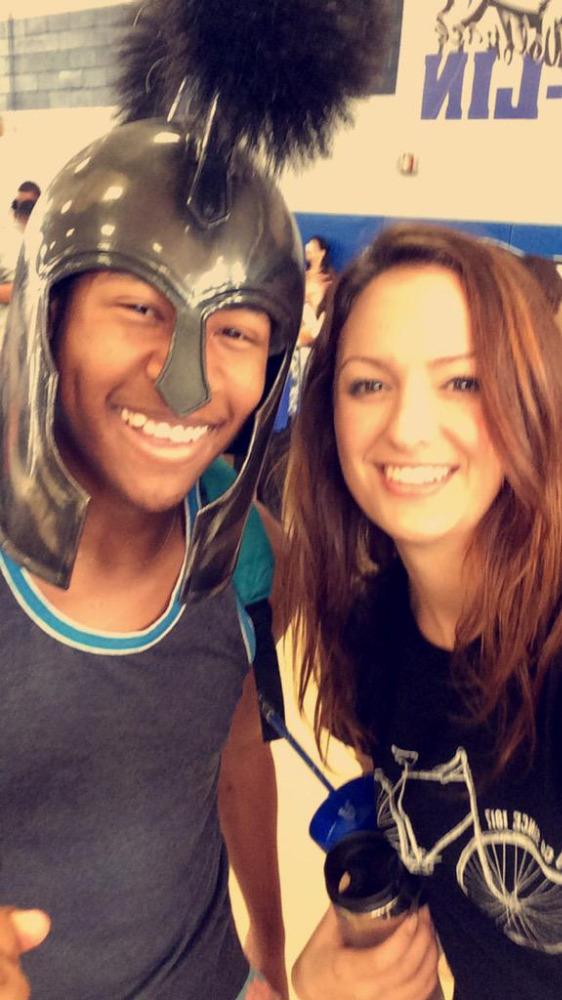Cortney_Ne13800's tweet photo. Come by the social science table and see a real-life Centurion at Co-Lin! #PreviewDay #HistoryClub http://t.co/lqX4uziLAW