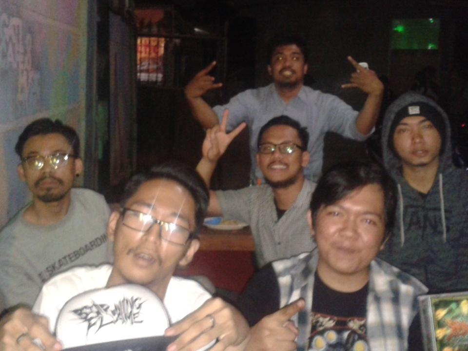 irsdepok's tweet photo. Ready #IRSLIVEINTERVIEW @BurningFlame04 ada kuisnya juga ni stay tune http://t.co/xoVtbhA79H http://t.co/aJ4huzVKg4
