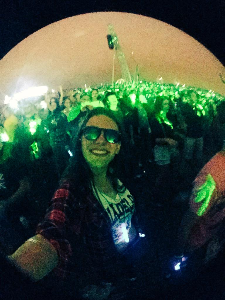 beccapires's tweet photo. S A U D A D E S #VoltaLolla 😥🎉❤️ http://t.co/PVzww3T5zp
