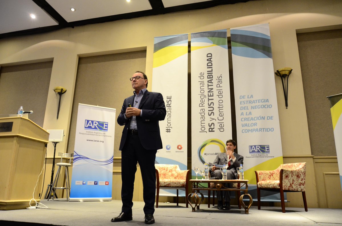 IARSE's tweet photo. "Tenemos el poder de cambiar el mundo, asumiendo nuestro propósito y desarrollando sentido colectivo" @ClaudeOuimet http://t.co/ACFCzfakCP