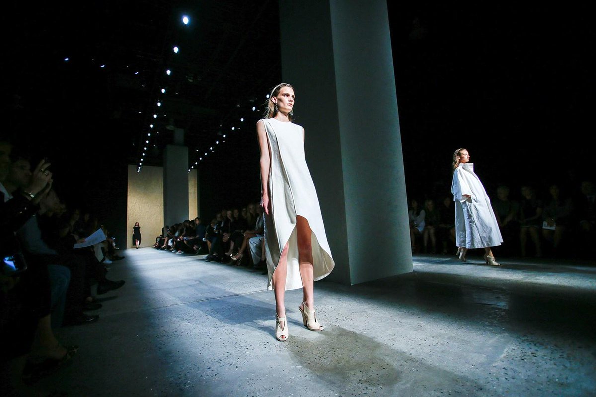 BritishVogue's tweet photo. Want to see the shows but short on time? Click no further – http://t.co/OdhiSNL7T1 http://t.co/9blnTr5aBp