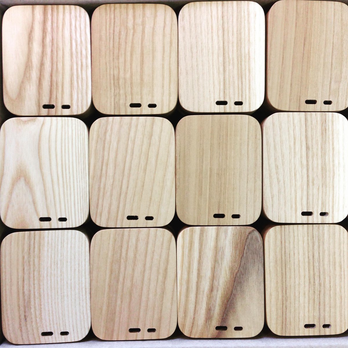 getdisplio's tweet photo. #DISPLIO wooden cases have just arrived!
And each one of them is unique - there are no two that look the same. http://t.co/3a3kAkU3nf