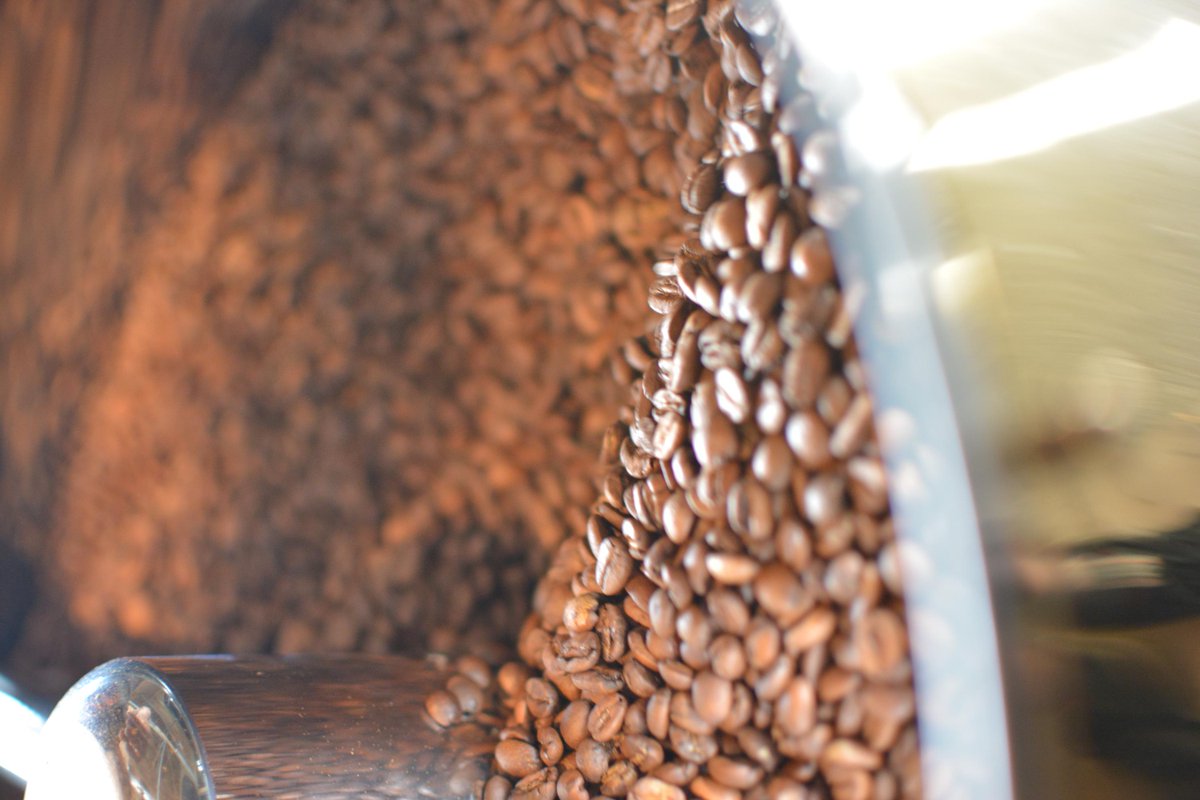 Windara_B's tweet photo. Microlots straight down the Roaster
>Java Preanger terroir
>Kenya Nguguini station
more here http://t.co/uUsBPGyLoz http://t.co/f6NJujnXQa