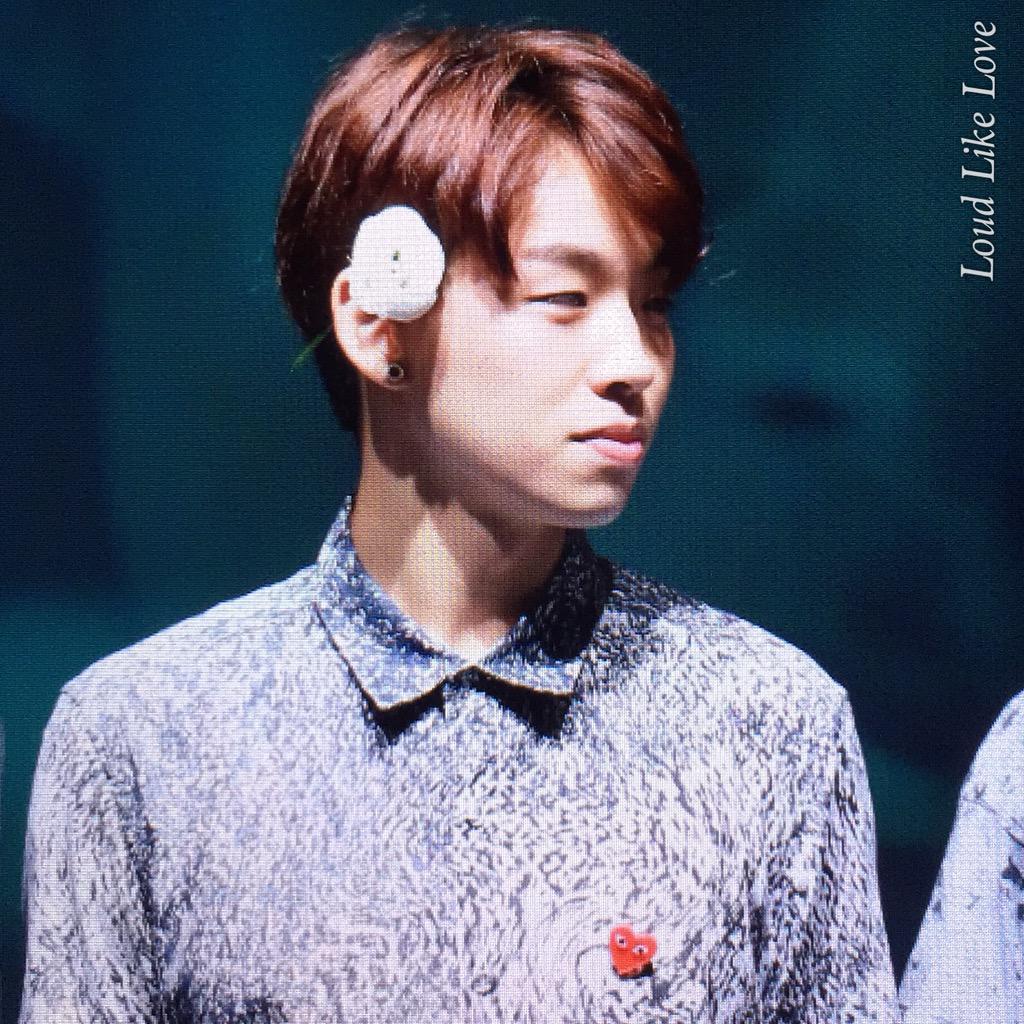 LoudLikeLove_6's tweet photo. 150916 신촌 팬사인회 #Day6 #데이식스 #준혁 #junhyeok @junhyeokk93 

💐🌸꽃보다 더 예뻐😘 http://t.co/rd9dlVxFRO