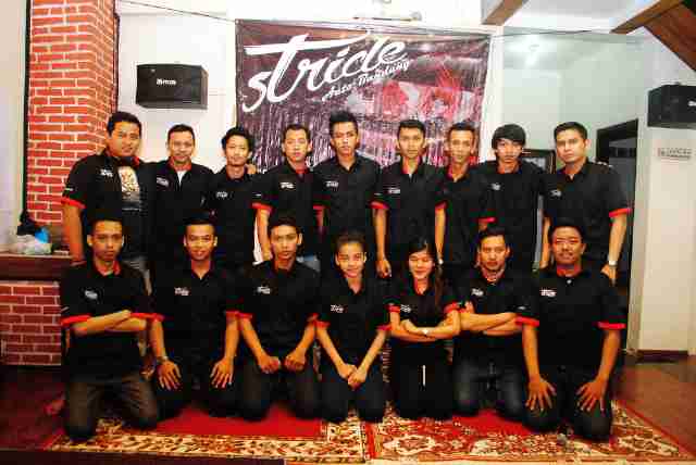 Keluarga besar stride auto club bandung :)