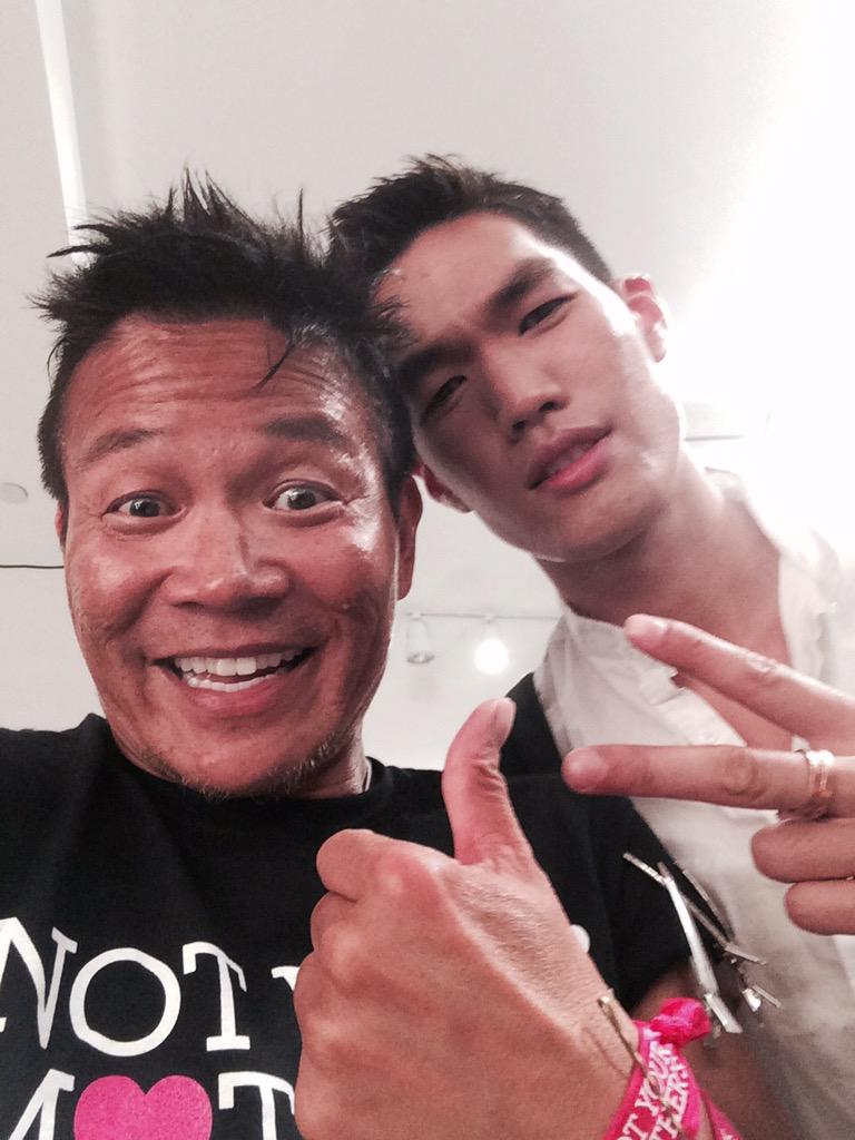 YuGlen's tweet photo. The #AdamLevine #FashionLine #FashionShow #BackStage #HairDesign #selfie #model #MaleModels #RockStar #artist http://t.co/rEvflJ8B57