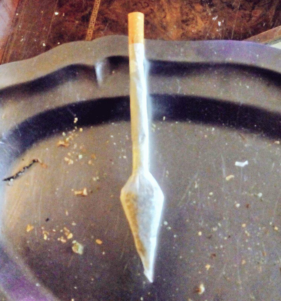 Kunfupeta's tweet photo. Después de tooodo el día... toca desconectar! Y qué mejor manera.. que esta!!! :) #LoveWeed #BuenosHumos #Flecha http://t.co/IZx0rLBZ9F