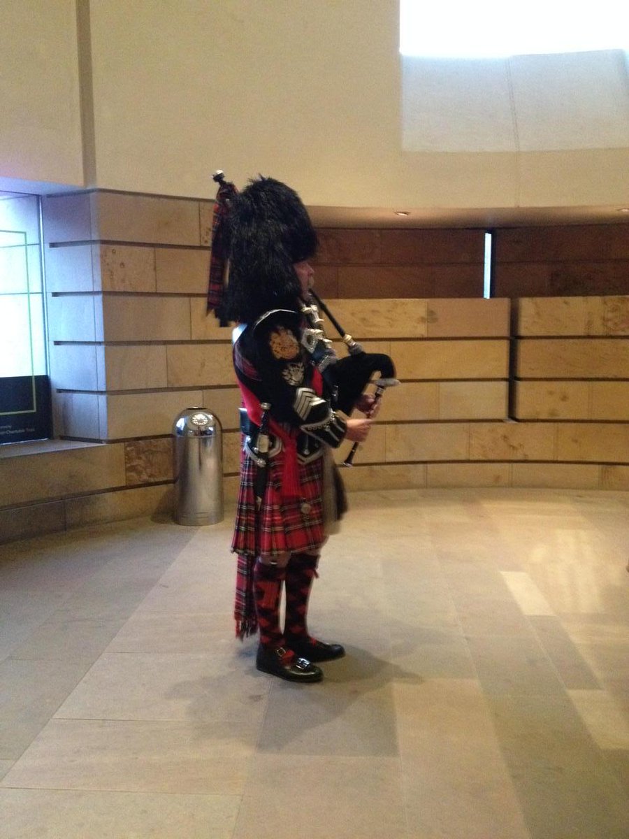 dmsmiff's tweet photo. @XVIECSMGE2015 @ISSMGE @BritishGeotech conference dinner guests being piped in http://t.co/Kih5rRcW8Q
