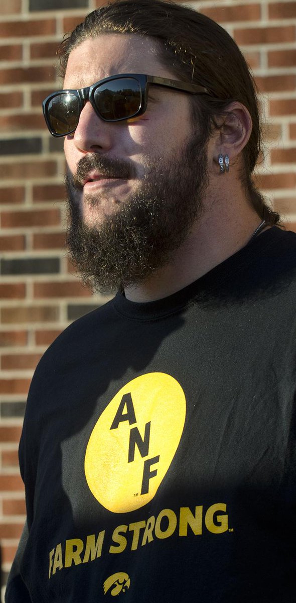 IowaFarmBureau's tweet image. Robert Gallery (a guy who used to squat 600 lbs) attributes his work ethic to farm upbringing. #Hawkeyes #FarmStrong