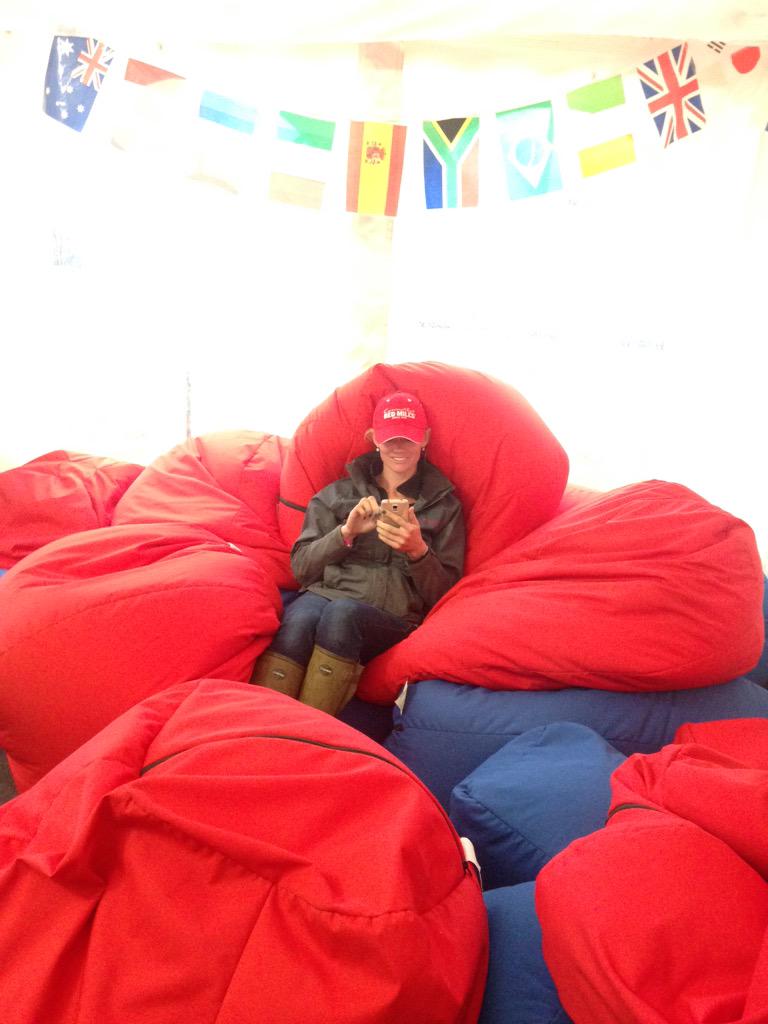 JessicaShiach's tweet photo. @ShannonEventing chilling in the chill out area at @BlenheimHorse http://t.co/cTanfqheVi