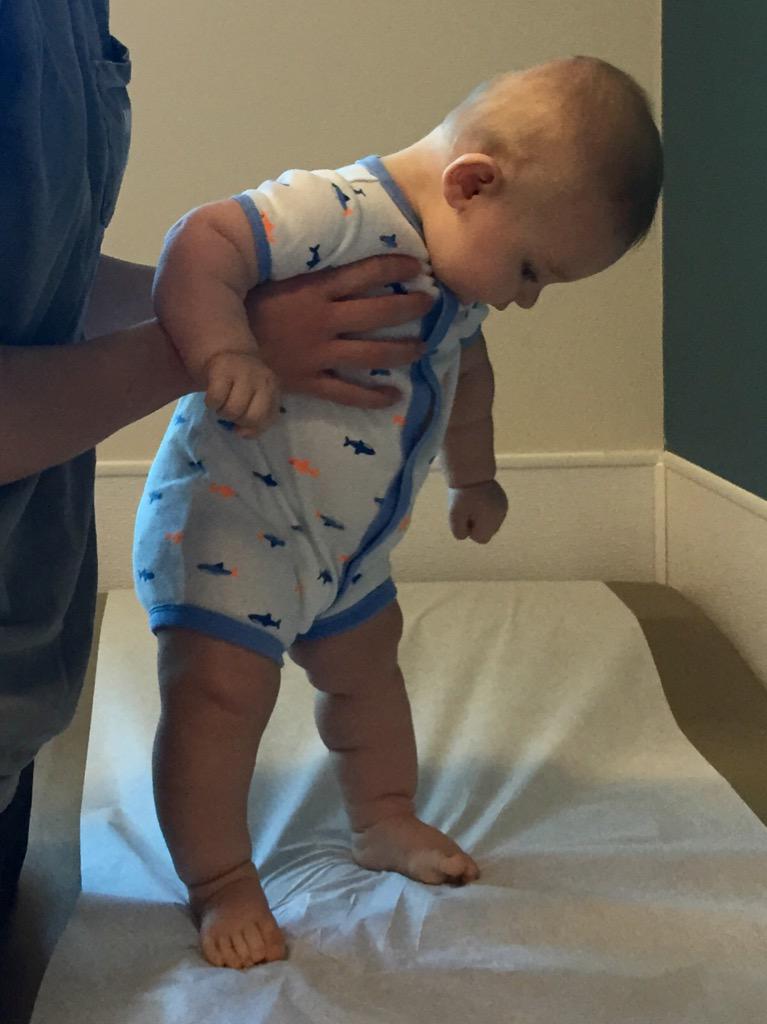 CavinJ32's tweet photo. S/O to SUPER-Mom for keeping Cav in the 99%tile for ht/wt at his 6m checkup! We're introducing solid foods soon...😁💪🏼 http://t.co/ElZFU4vg7s