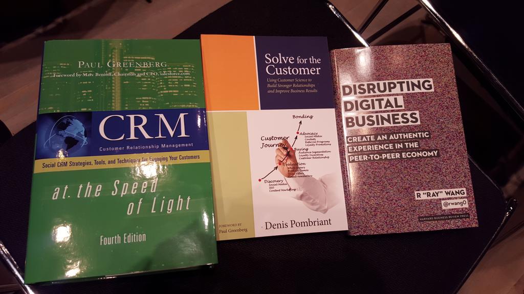 #futureofCRM panelists @pgreenbe @DenisPombriant @rwang0 share their latest books w #df15 attendees