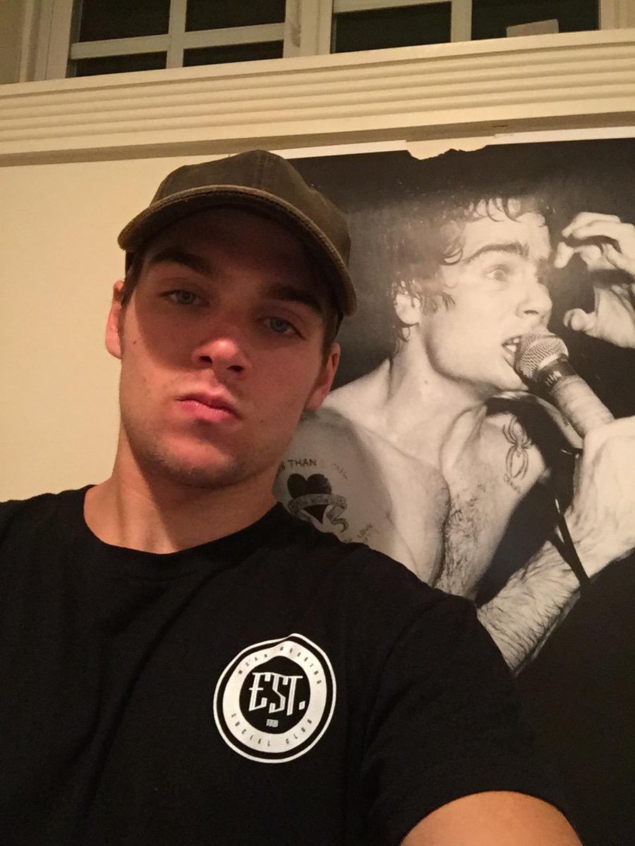 Be yourself be creative + be heard! Part of all proceeds goes 2 @VH1SaveTheMusic. #jointheclub represent.com/dylansprayberry