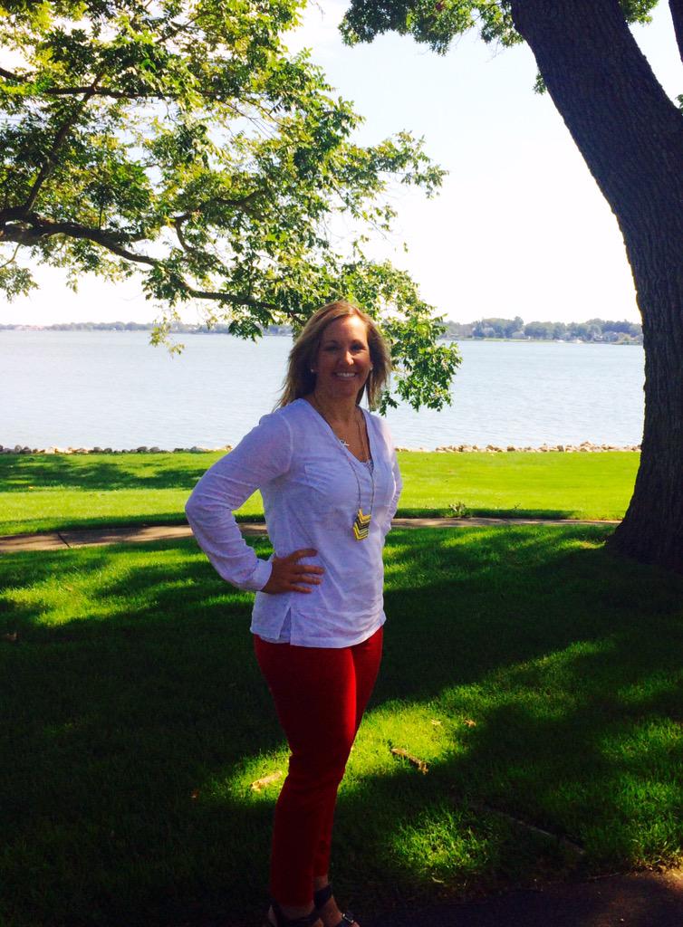 LaurenFuller019's tweet photo. Selfie #marigold @HermanMiller #smbbootcamp http://t.co/pemOUuU0Se