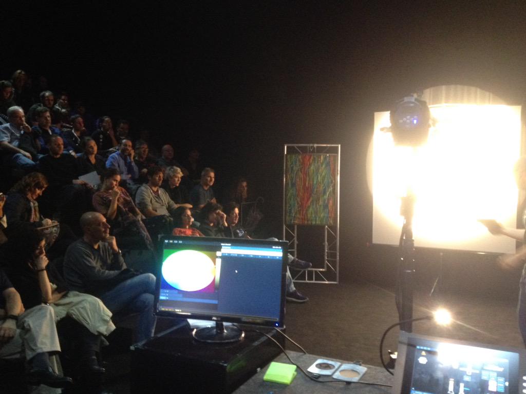 StonexSL's tweet photo. 3,2,1... Comenzamos nuestro taller de luz y color en #jornadascdn con @ETCInc #sourcefourled http://t.co/2BirTMadiL