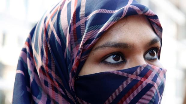 CBCNews's tweet photo. Federal government to appeal niqab ruling to Supreme Court of Canada http://t.co/9Olj9o2Pmi http://t.co/LlZ40sM9m1