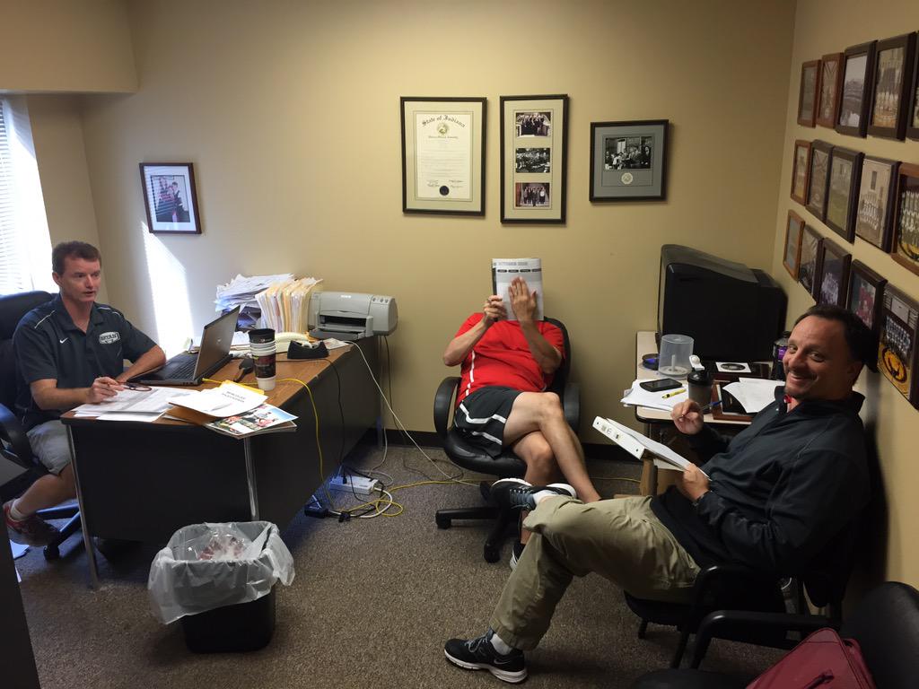 JTaylorHasty's tweet photo. Great to see our coaches working together! #practiceschedules #teamwork http://t.co/C8yDkElyOI