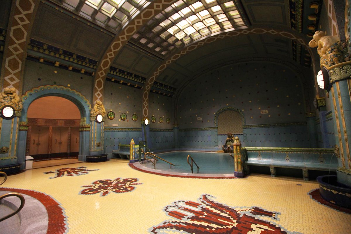 BudapestSpa's tweet photo. Gellert Spa, you are soo beautiful... https://t.co/fmUnxjRtdf #gellert #budapest #enjoy #thermal #pool #spa #bath http://t.co/BaMJ5X2MWr