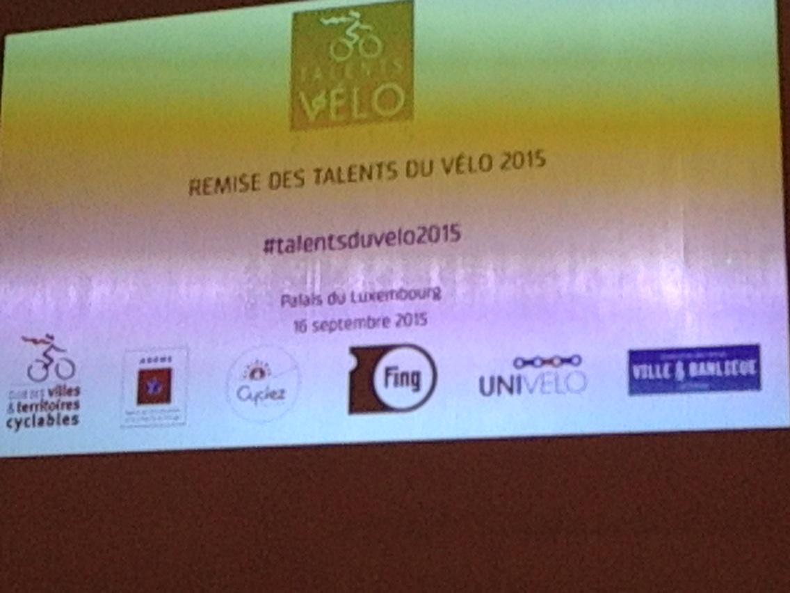 CatHervieu's tweet photo. @Villescyclables remise #talentsduvelo2015 @ademe #Cyclez #Fing #univelo #ville&banlieue #velo allié de #COP21 http://t.co/16wlgld1DC