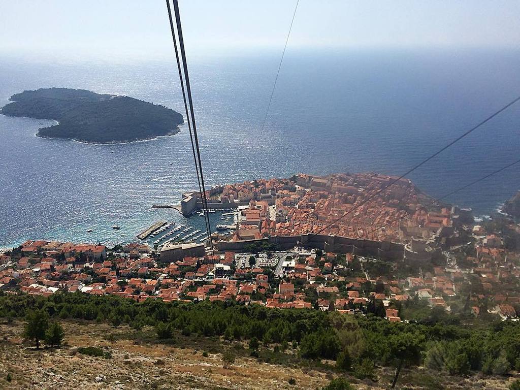 acablecar's tweet image. And another photo of me!! Thanks for taking my photo! Amazing view at the top of the cable car. #Dubrovnik #cableca…