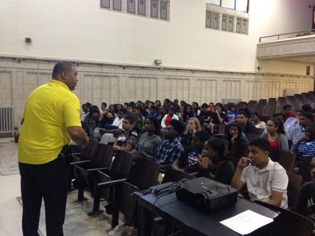 Mr. Love @lovethewayufeel talks to our 9th Grade #techbos