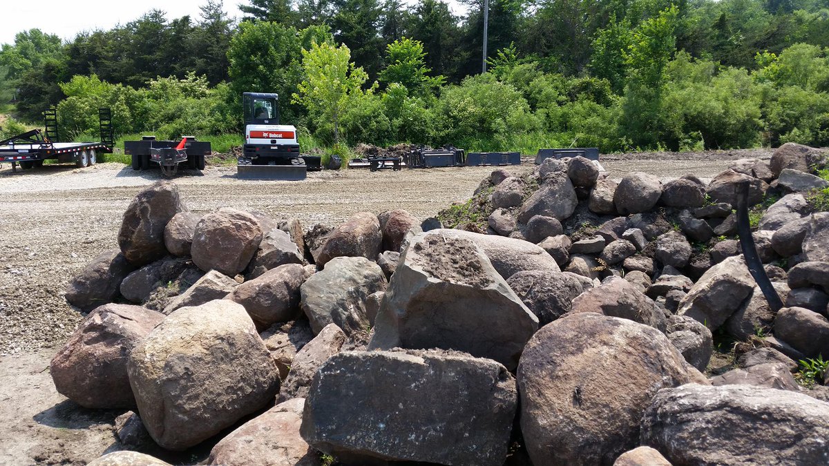 Studentrl's tweet photo. Giant Boulders For Land Scaping in Marion https://t.co/Zp5bnyQVUp http://t.co/LfeKpHlzRt
