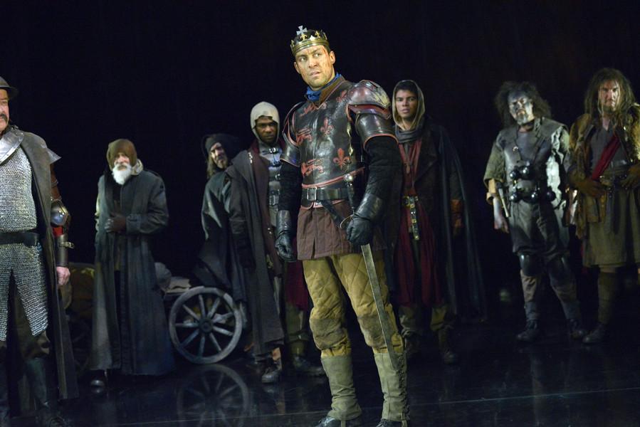 RSCPress's tweet photo. We're loving the production images for #RSCHenryV, available on press images from tomorrow http://t.co/H486FptSBG