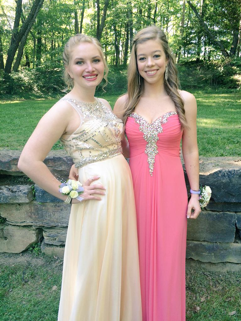TStroemple88's tweet photo. @JustDariannn Happy birthday Dar!🎉🎉 Hope it's a great one!!💚 #pomforever http://t.co/JXSadqDS9b