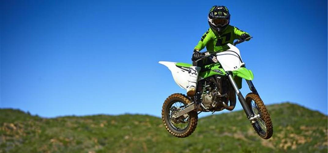 MotoAccessK's tweet photo. #Kawasaki France organise une journée spéciale pour les pilotes de #KX85 ! http://t.co/ksATXOVDDX #Moto http://t.co/rCJ0fwmVUS