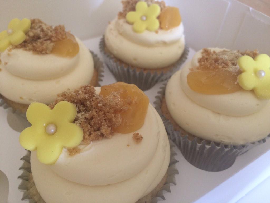 Bekkisbakes's tweet photo. @Bekkisbakes: #ThankCake_ItsFriday  #LemonCheesecake delivery to local business', Friday 10am-11am. 6/£10 12/£16 http://t.co/wP33vWHJR3