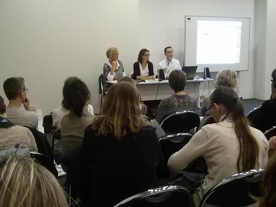 net21pub's tweet image. #UNA2015 cahier de vie numérique en maternelle : très motivant, salle comble !