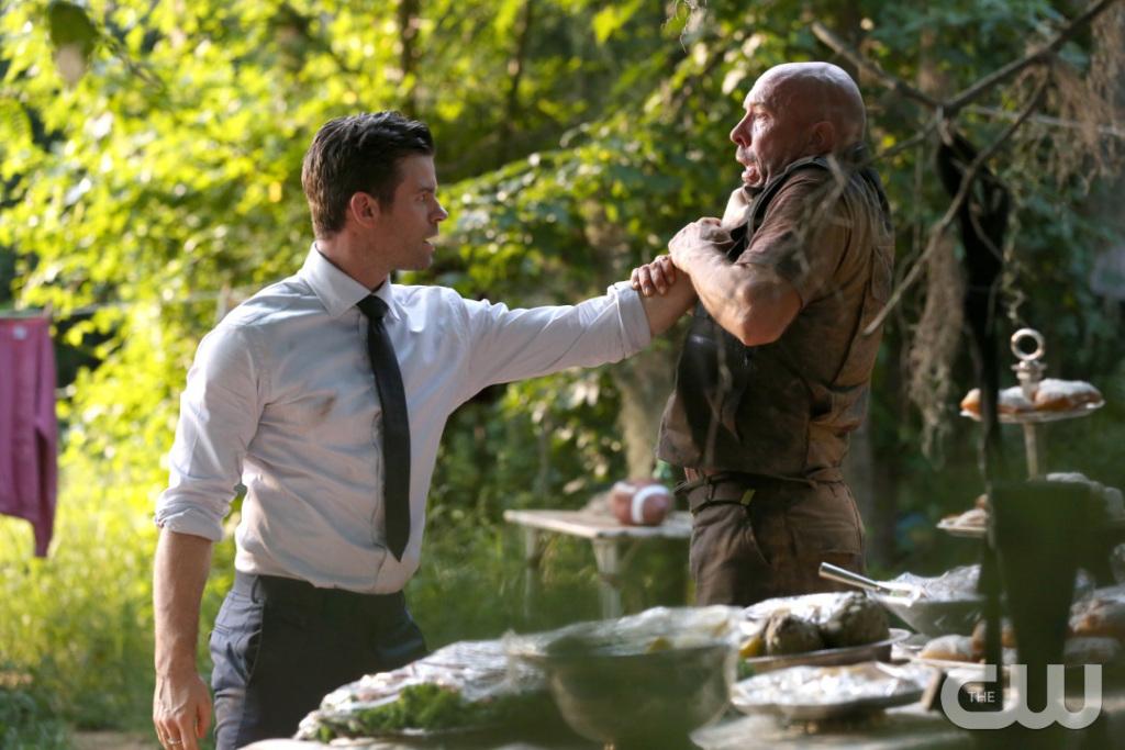 KingsTV's tweet photo. Hayley and Hope reunite in these awesome premiere photos for #TheOriginals. https://t.co/pixU0mygwp http://t.co/eYt81oVy5Q