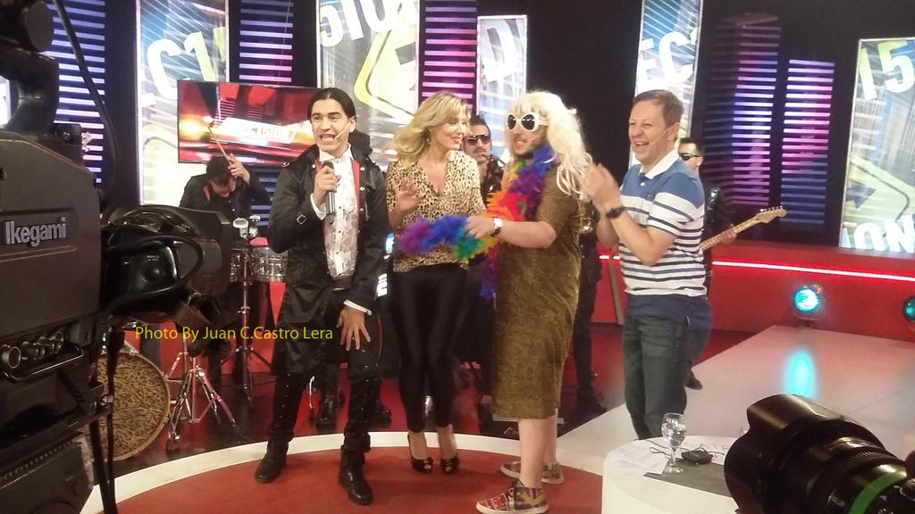 #QueCierreAnocheSeArmoLaFiesta c/ <a href="/LODOFICIAL/">la otra dimension</a> en <a href="/DEC15IONTV/">DEC15ION</a> x #CronicaTV <a href="/jeymammon/">Jey Mammon</a> <a href="/MARENGOROCIO/">Rocio</a> <a href="/nico_scarpino/">Nicolas Scarpino</a>
