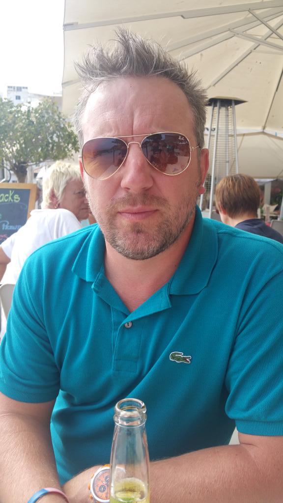 MrsBoyd2506's tweet photo. @naaman1972 @MarcPastor2 @bodders71 @keithwafc123 #genuine #rayberry's #nofakeshere http://t.co/WHfpDb63z7