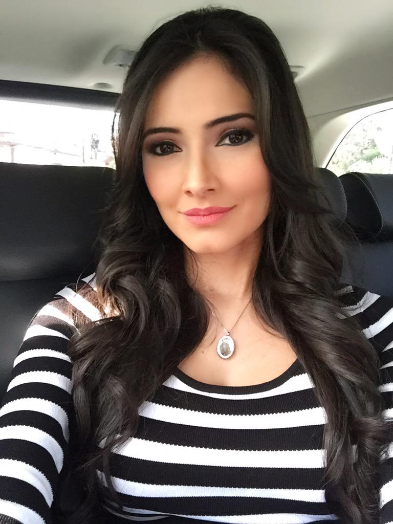 MASSIELCARRILLO's tweet photo. Lindo día! Besos 😘😊 http://t.co/uwsSVYQ1UG
