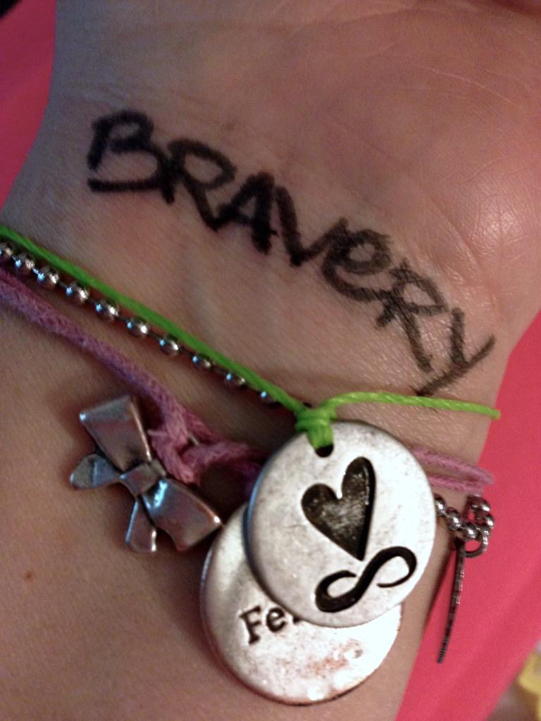 moky_ti's tweet photo. #ProjectBravery
@ombziall @flowerniall http://t.co/VVg9DCEYDo